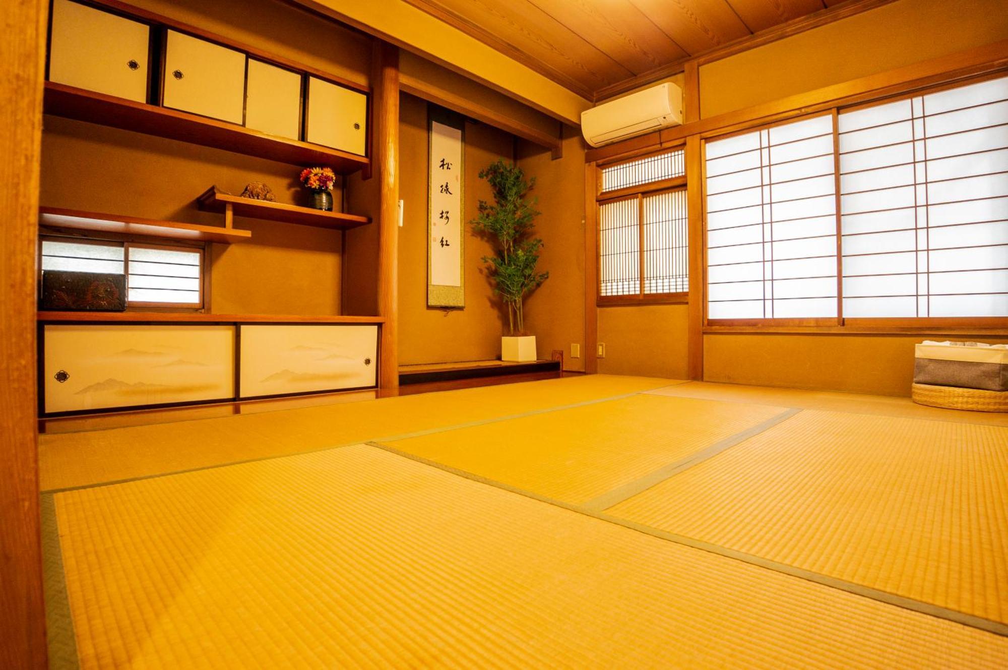 Family Or Business Travel 20 Percent Off 20 Guests 144Sqm Free Ikebukuro Shuttle 2 Kitchens Bathrooms 4 Bedrooms Tokyo Exterior photo